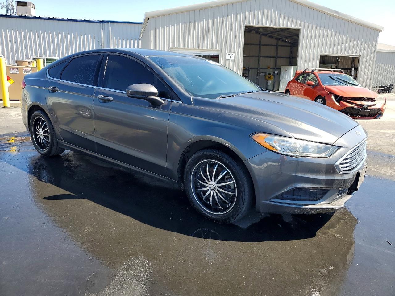 2017 Ford Fusion Se - Фото 4