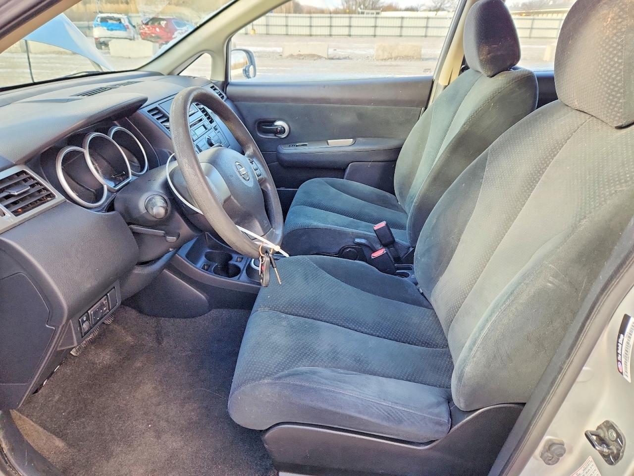 2011 Nissan Versa 1.8 S - Фото 7