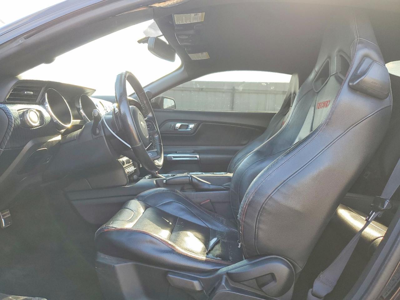 2016 Ford Mustang - Фото 7