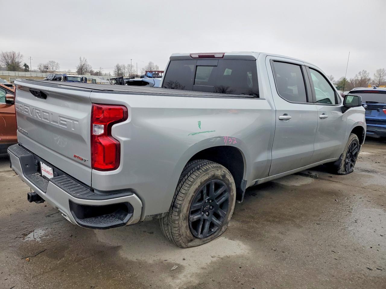 2022 Chevrolet Silverado K1500 Rst - Фото 3