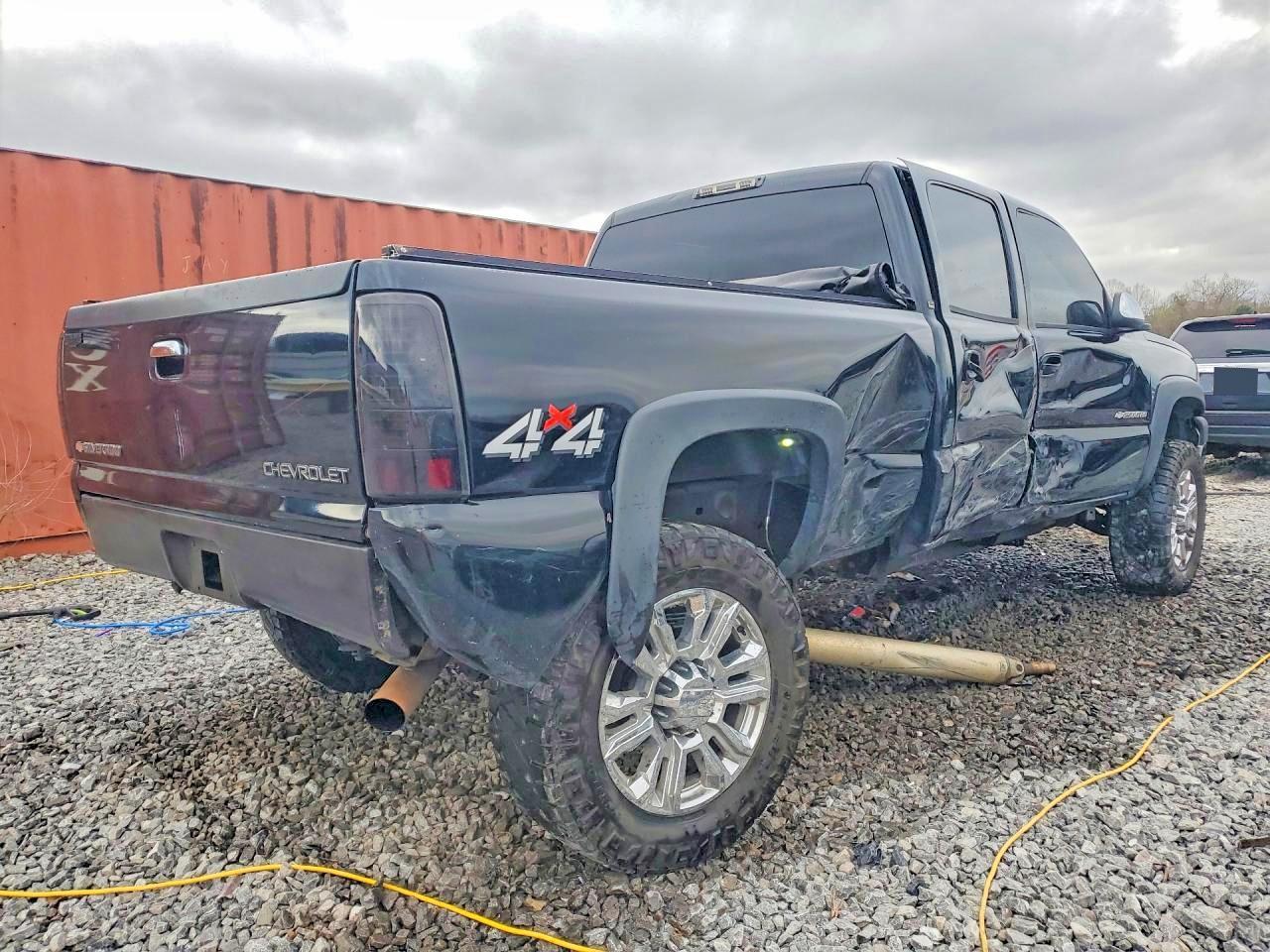 2004 Chevrolet Silverado K2500 Heavy Duty - Фото 3