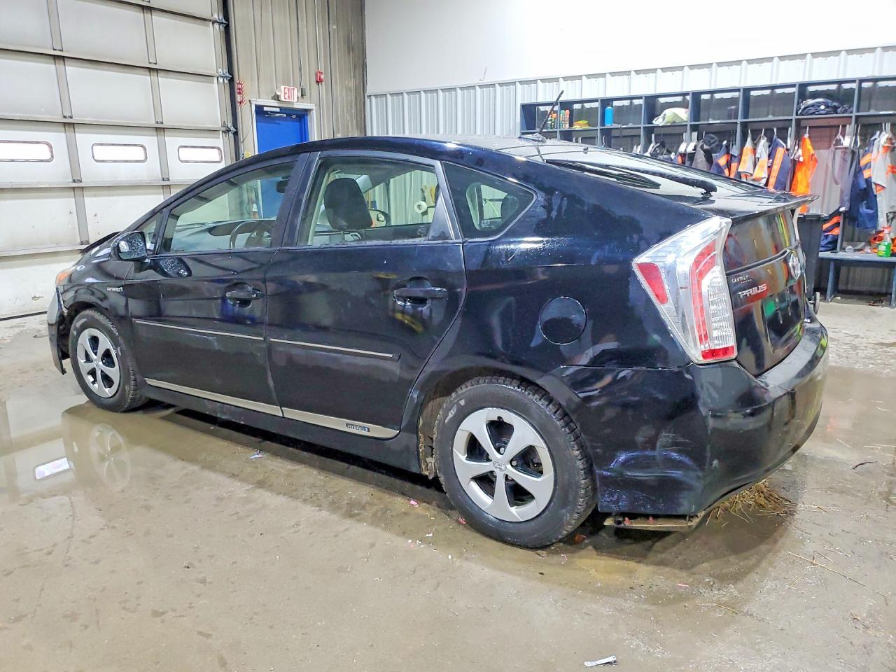 2014 Toyota Prius Four - Фото 2
