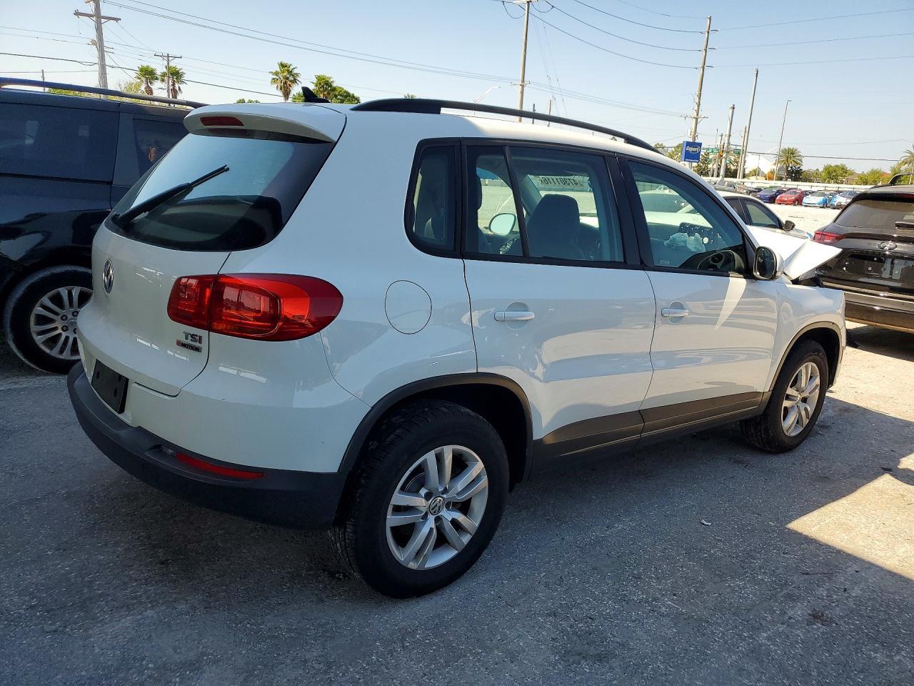 2017 Volkswagen Tiguan S - Image 3