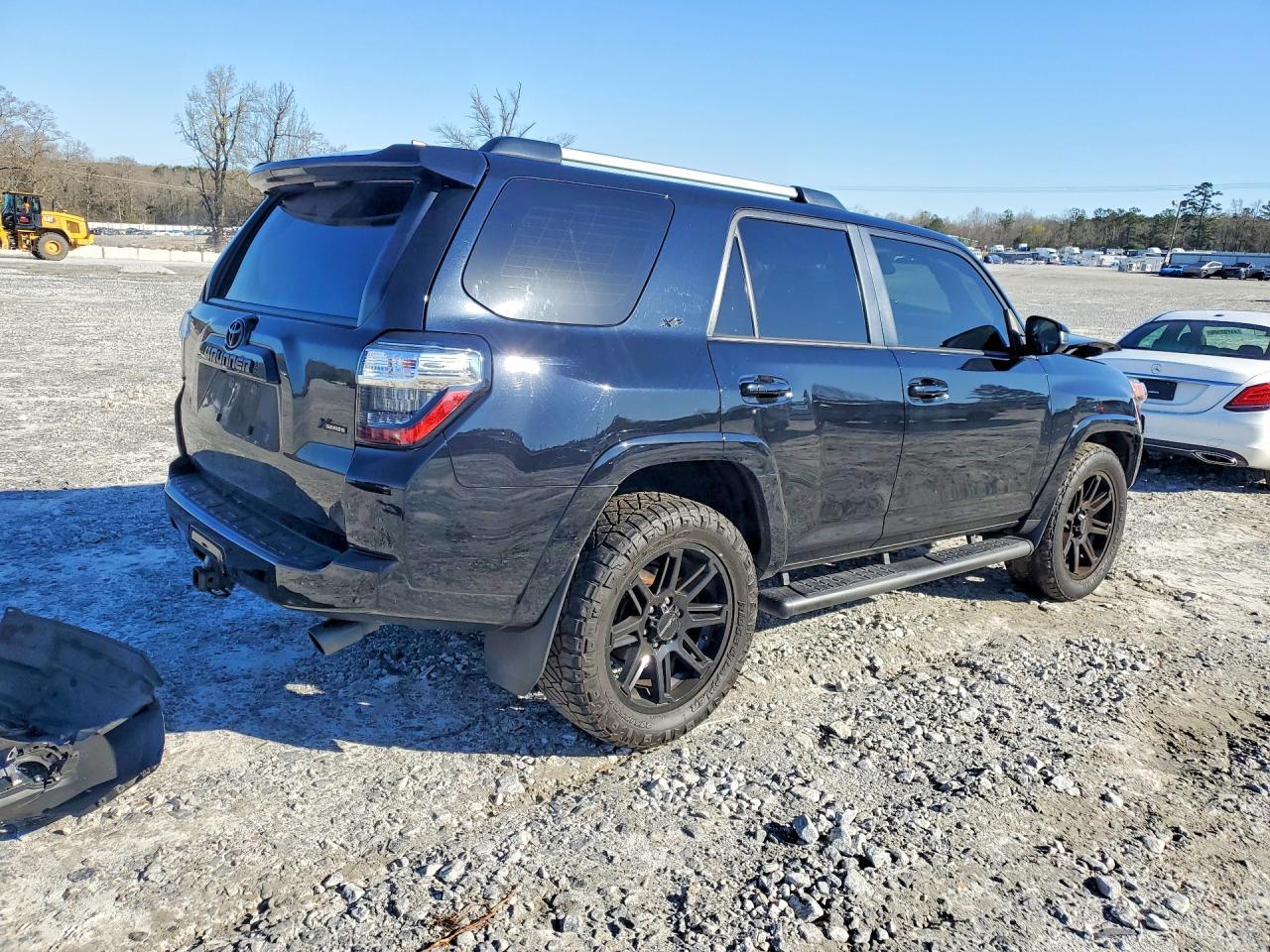 2022 Toyota 4Runner Sr5 - Фото 3