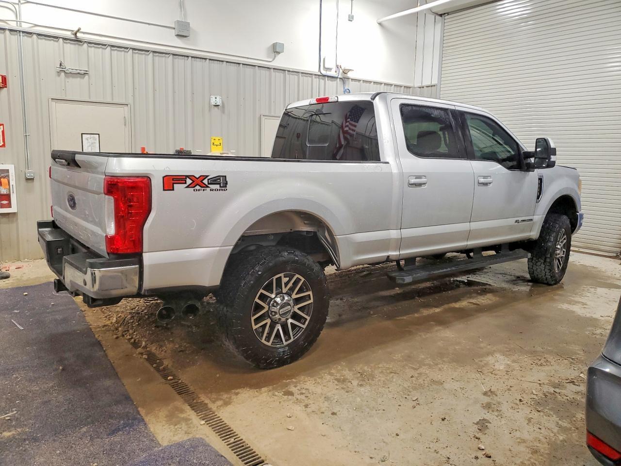 2017 Ford F250 Super Duty - Image 3