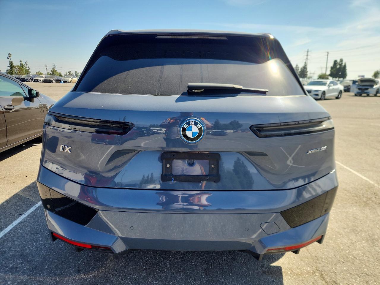 2023 BMW Ix xDrive50 - Фото 6