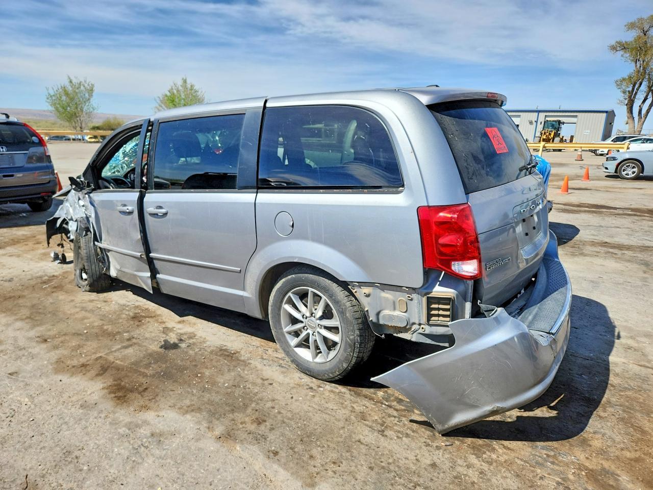 2016 Dodge Grand Caravan - Image 2