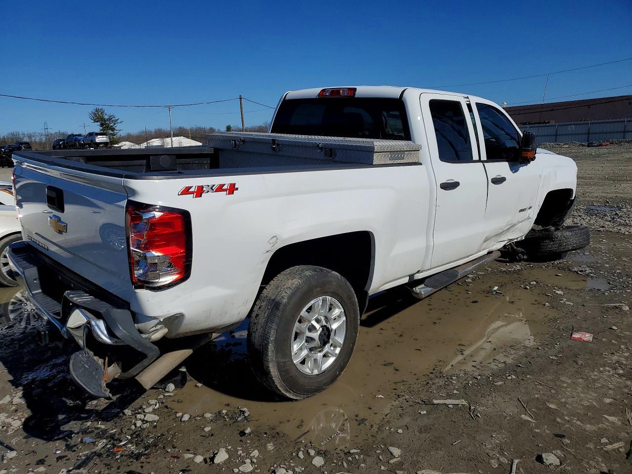 2019 Chevrolet Silverado K2500 Heavy Duty - Фото 3