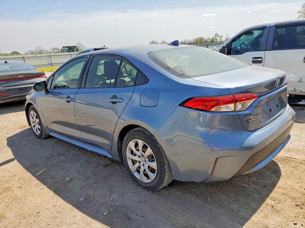 2021 Toyota Corolla Le - Фото 2
