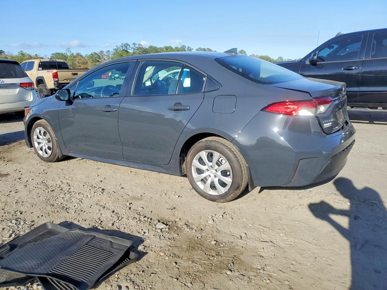 2026 Toyota Corolla Le - Фото 2
