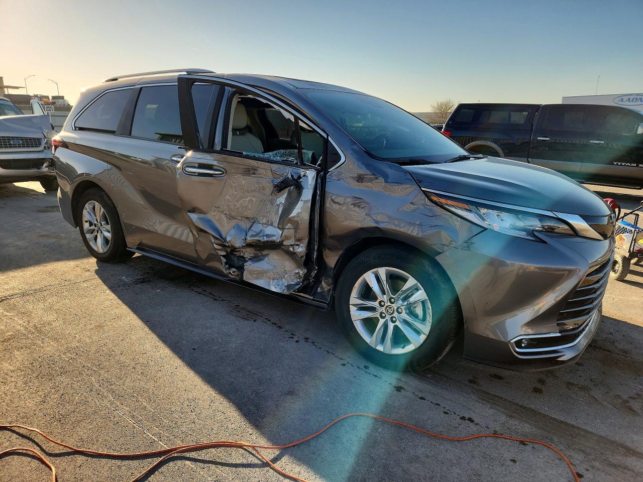 2026 Toyota Sienna Limited 7-Passenger - Image 4