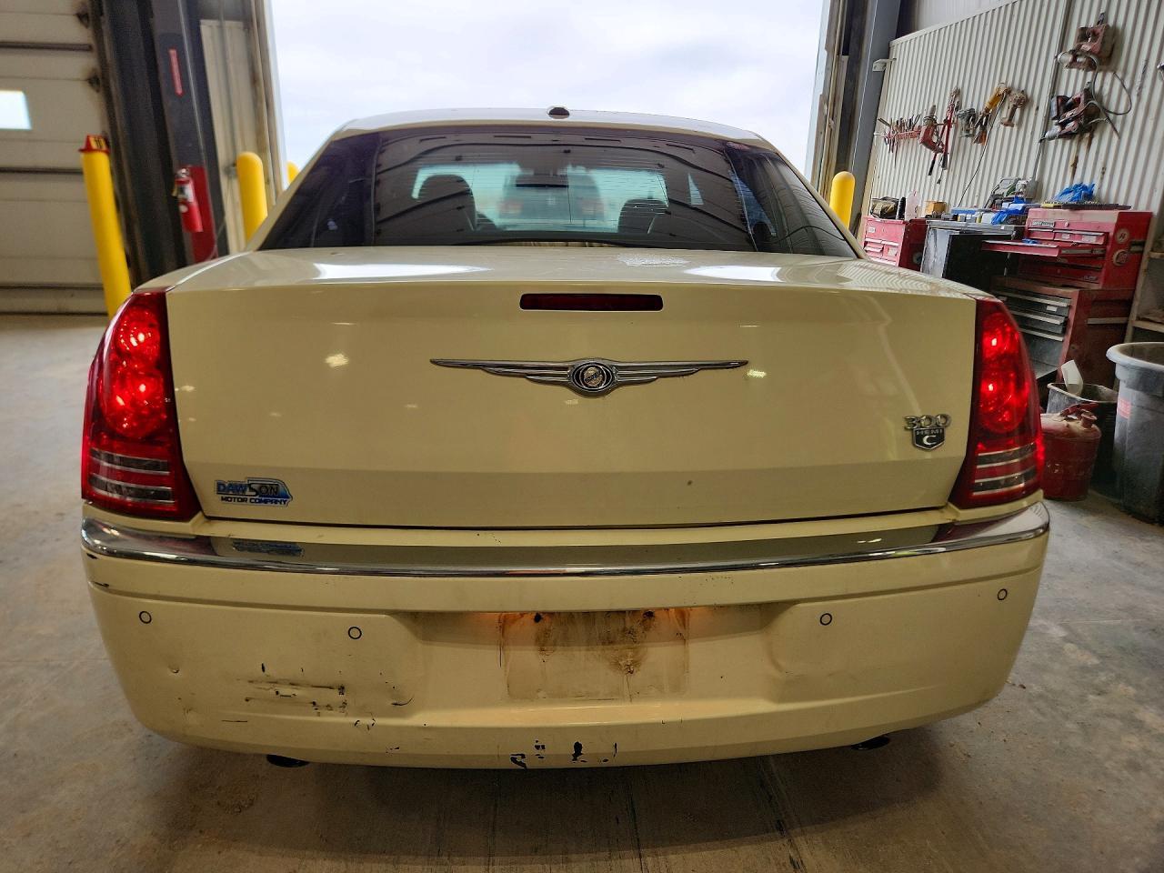 2009 Chrysler 300C - Фото 6