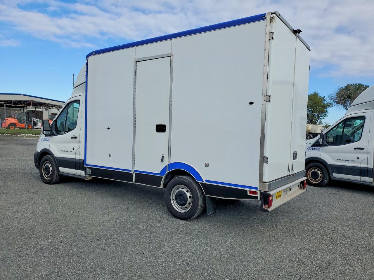 2020 Ford Transit Delivery Truck - Фото 2