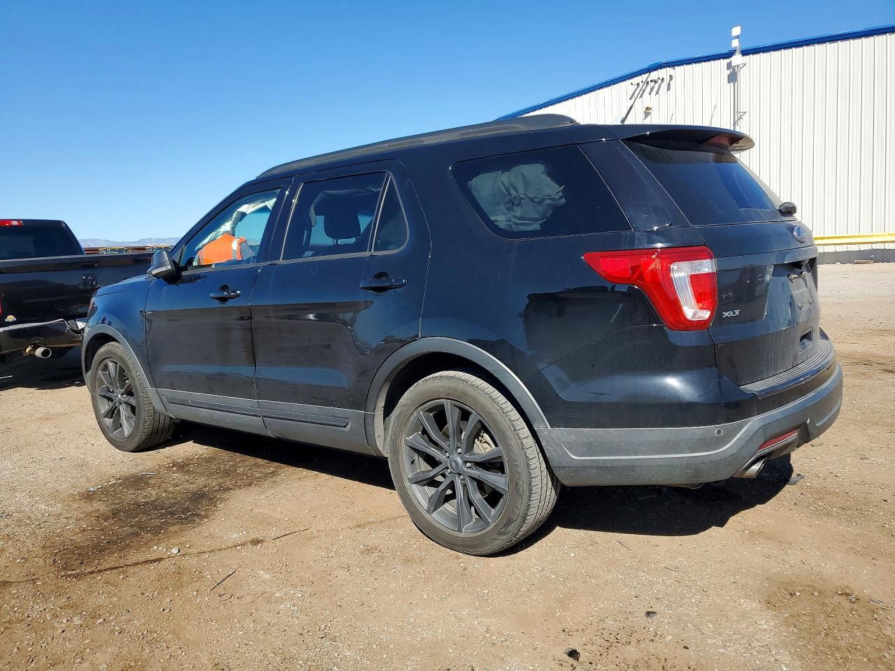 2018 Ford Explorer Xlt - Image 2