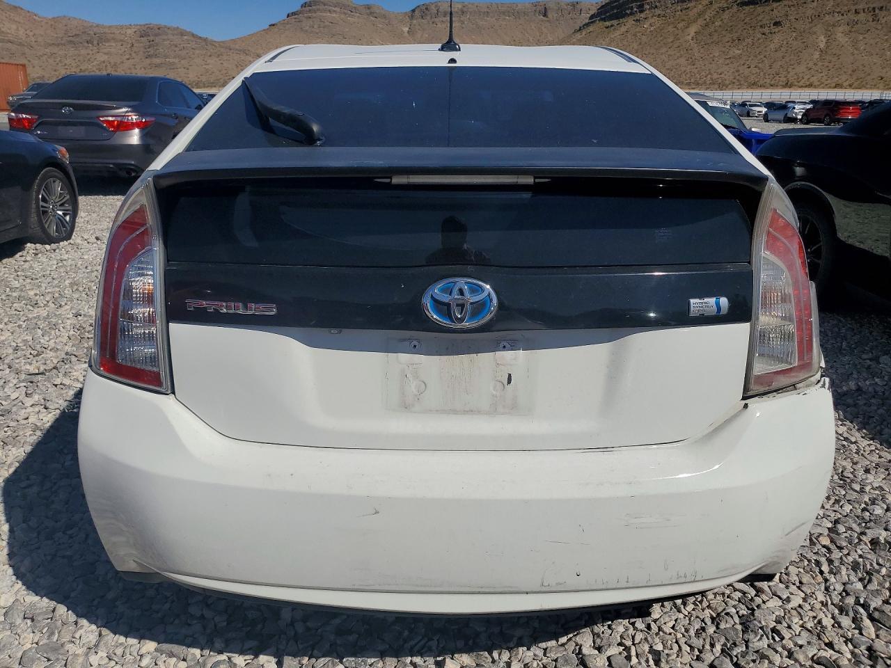 2014 Toyota Prius Three - Фото 6