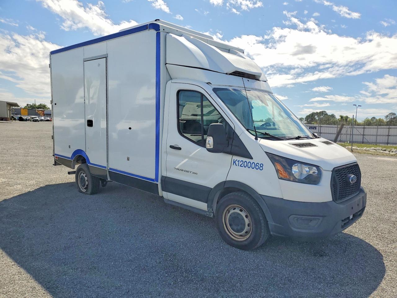2020 Ford Transit Delivery Truck - Image 4