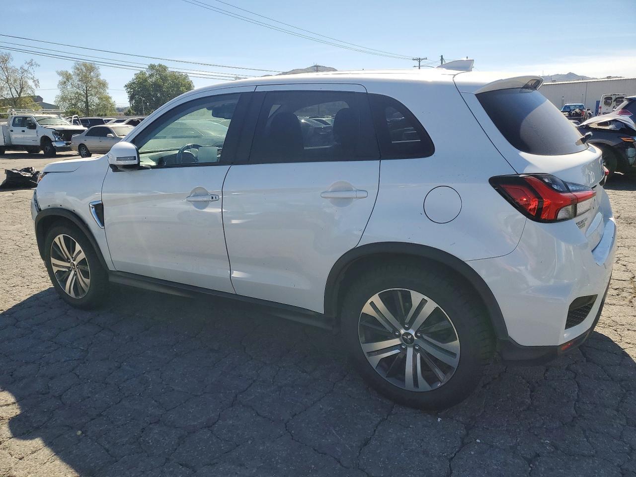 2020 Mitsubishi Outlander Sport Es - Image 2