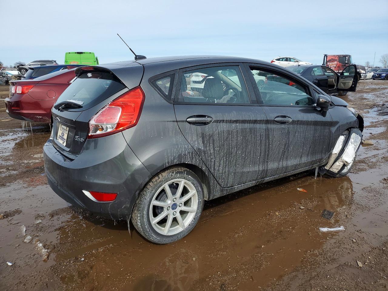 2016 Ford Fiesta Se - Image 3