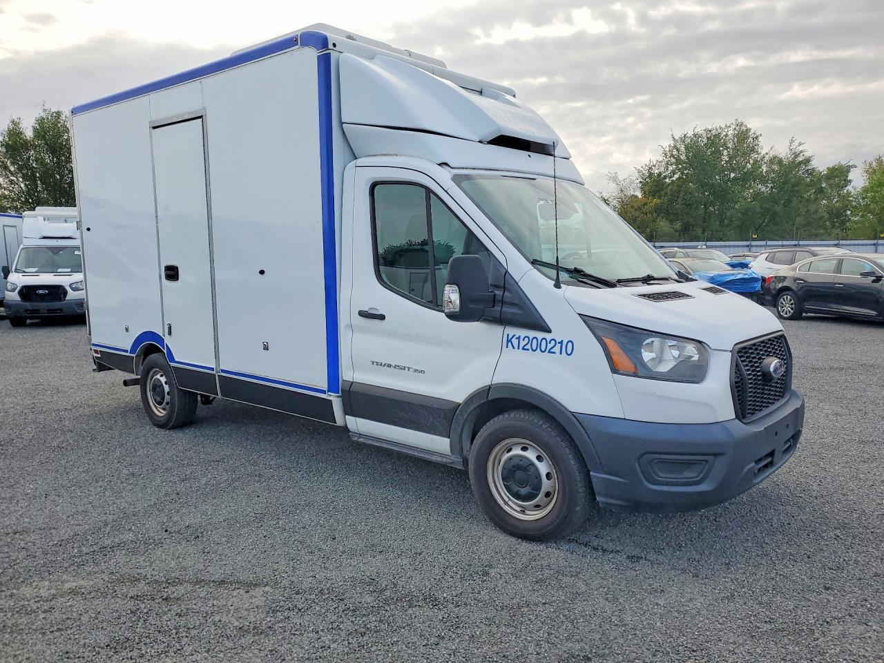 2020 Ford Transit Delivery Truck - Image 4