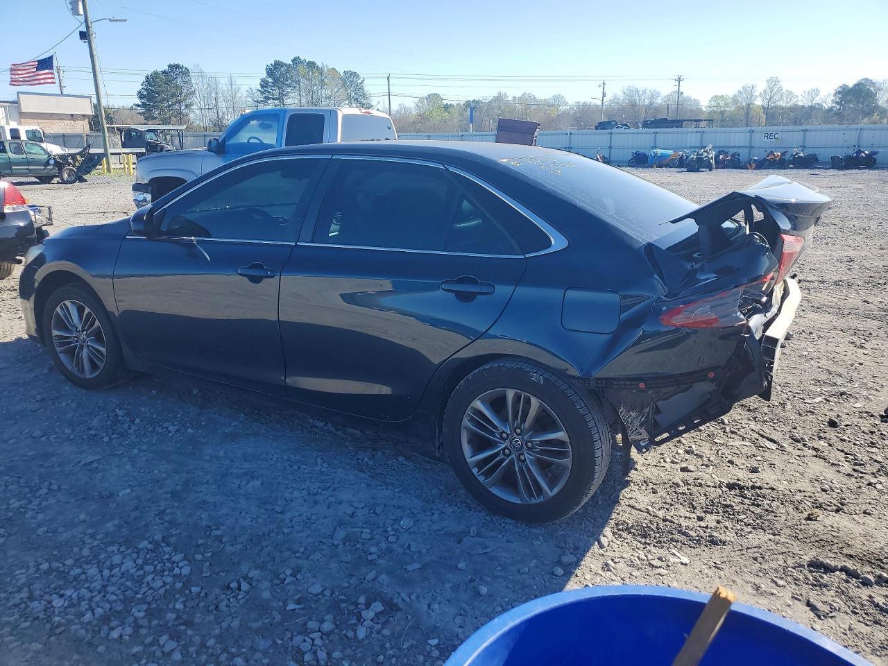 2017 Toyota Camry Se - Фото 2