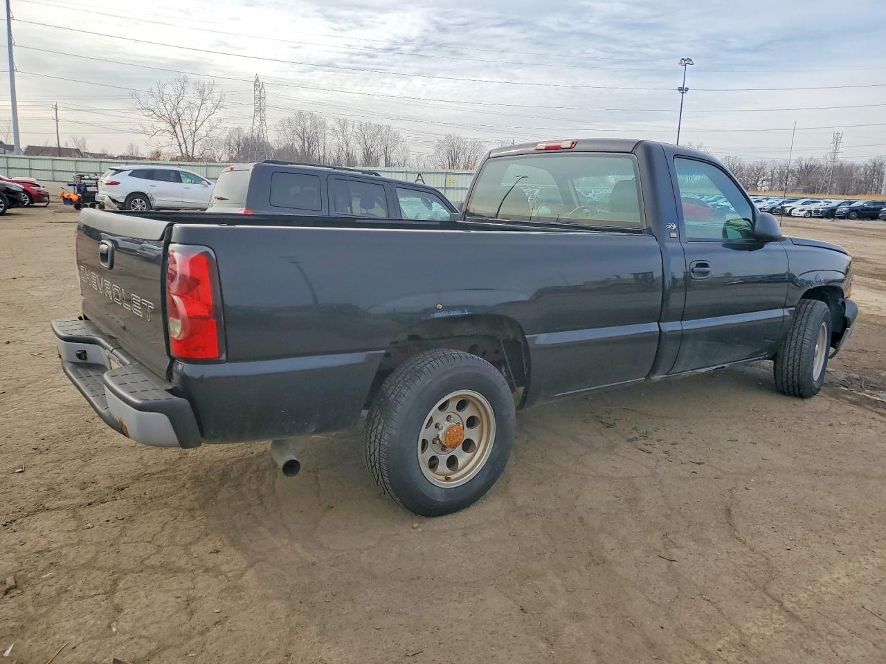 2004 Chevrolet Silverado C1500 - Фото 3