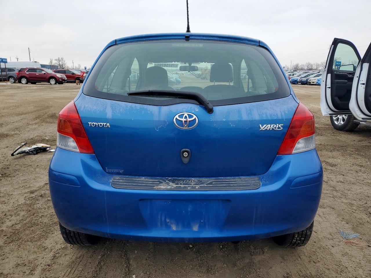 2010 Toyota Yaris Base - Фото 6