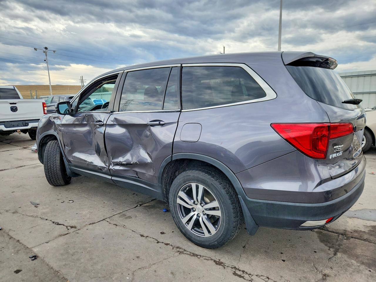 2017 Honda Pilot Exl - Image 2