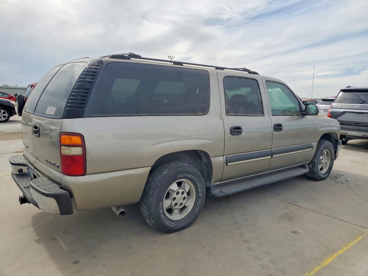 2003 Chevrolet Suburban - Image 3