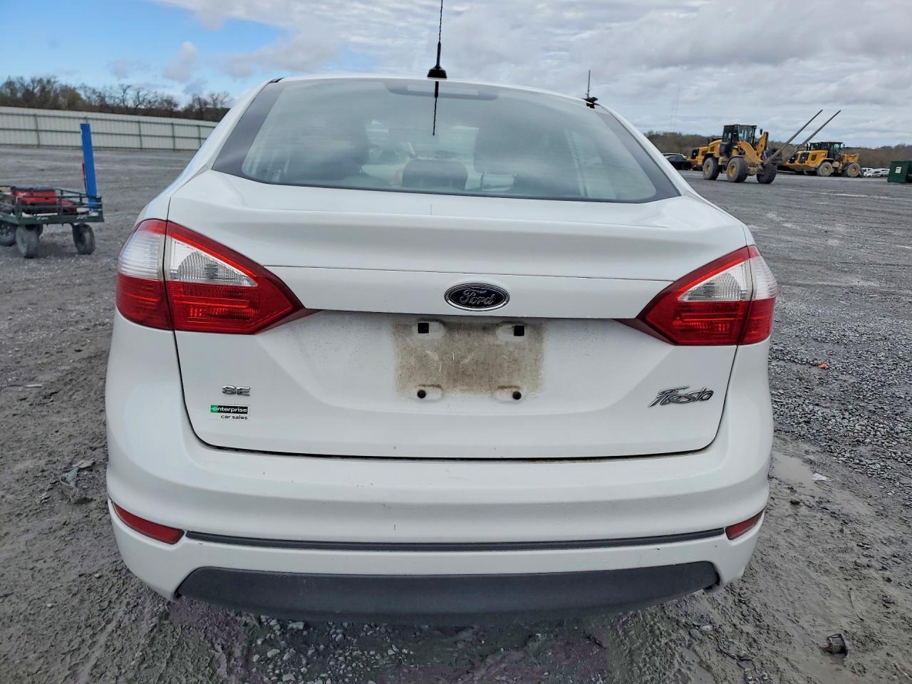 2017 Ford Fiesta Se - Фото 6