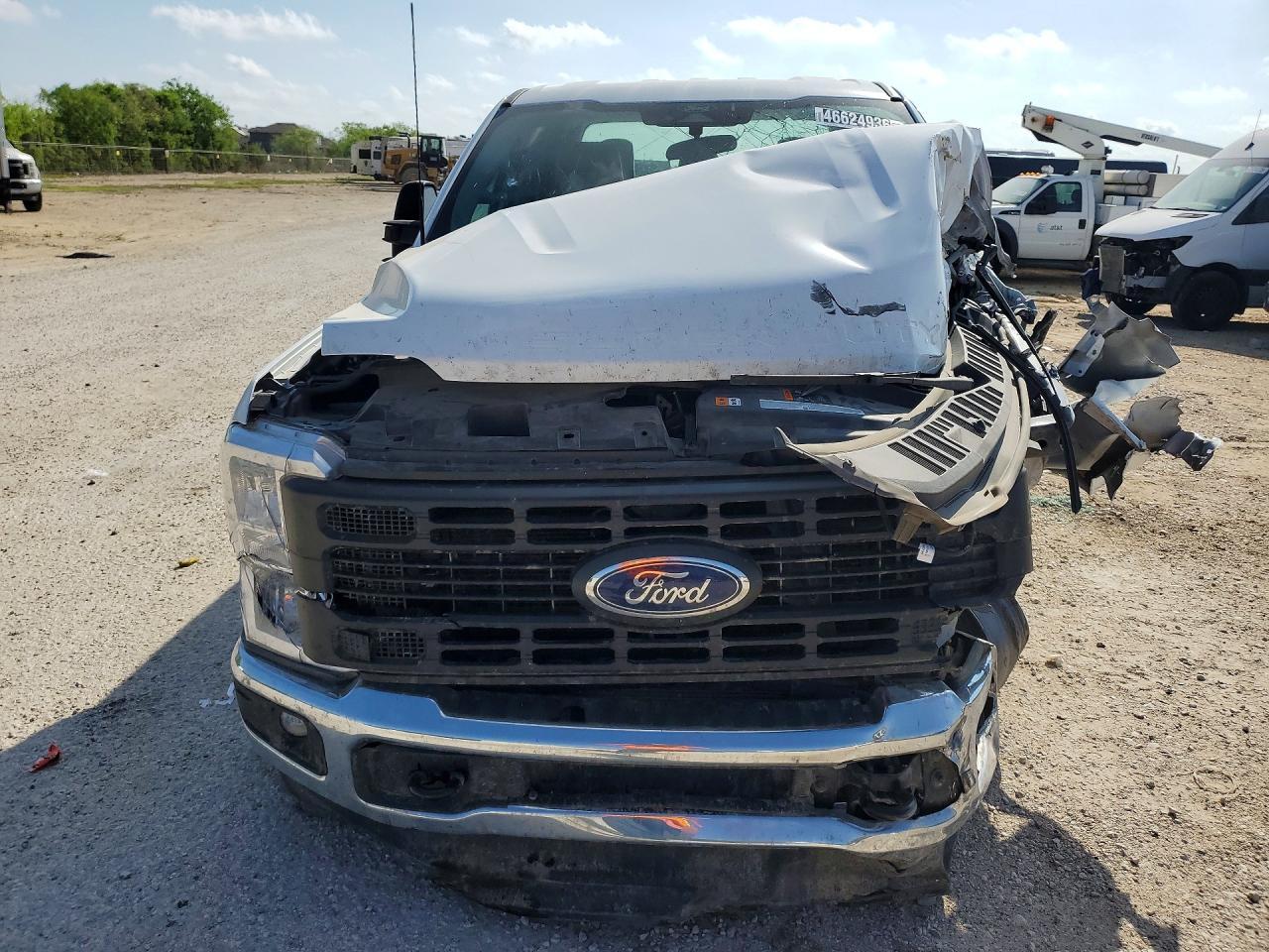 2024 Ford F250 Super Duty - Фото 5