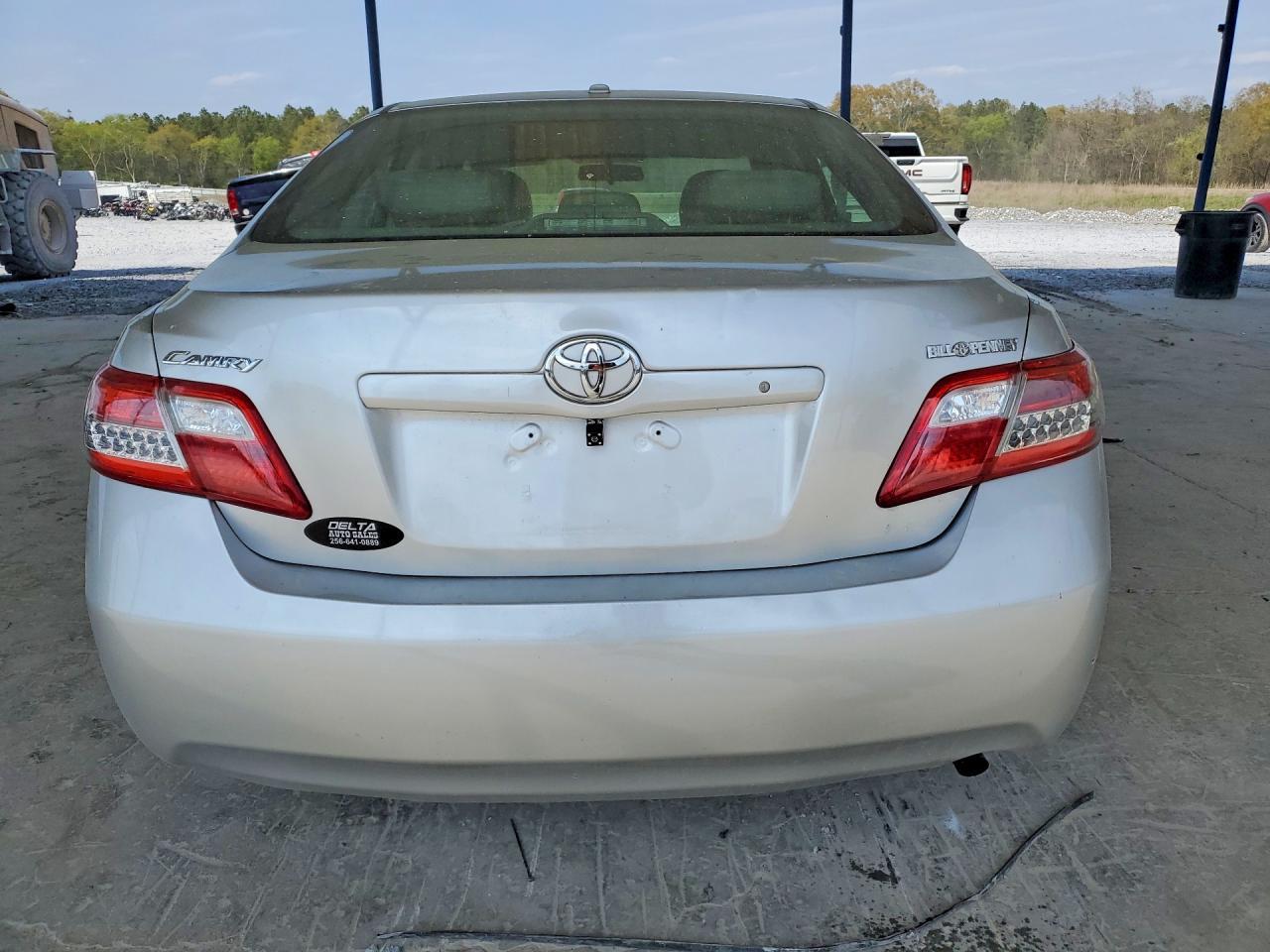 2010 Toyota Camry Le - Image 6