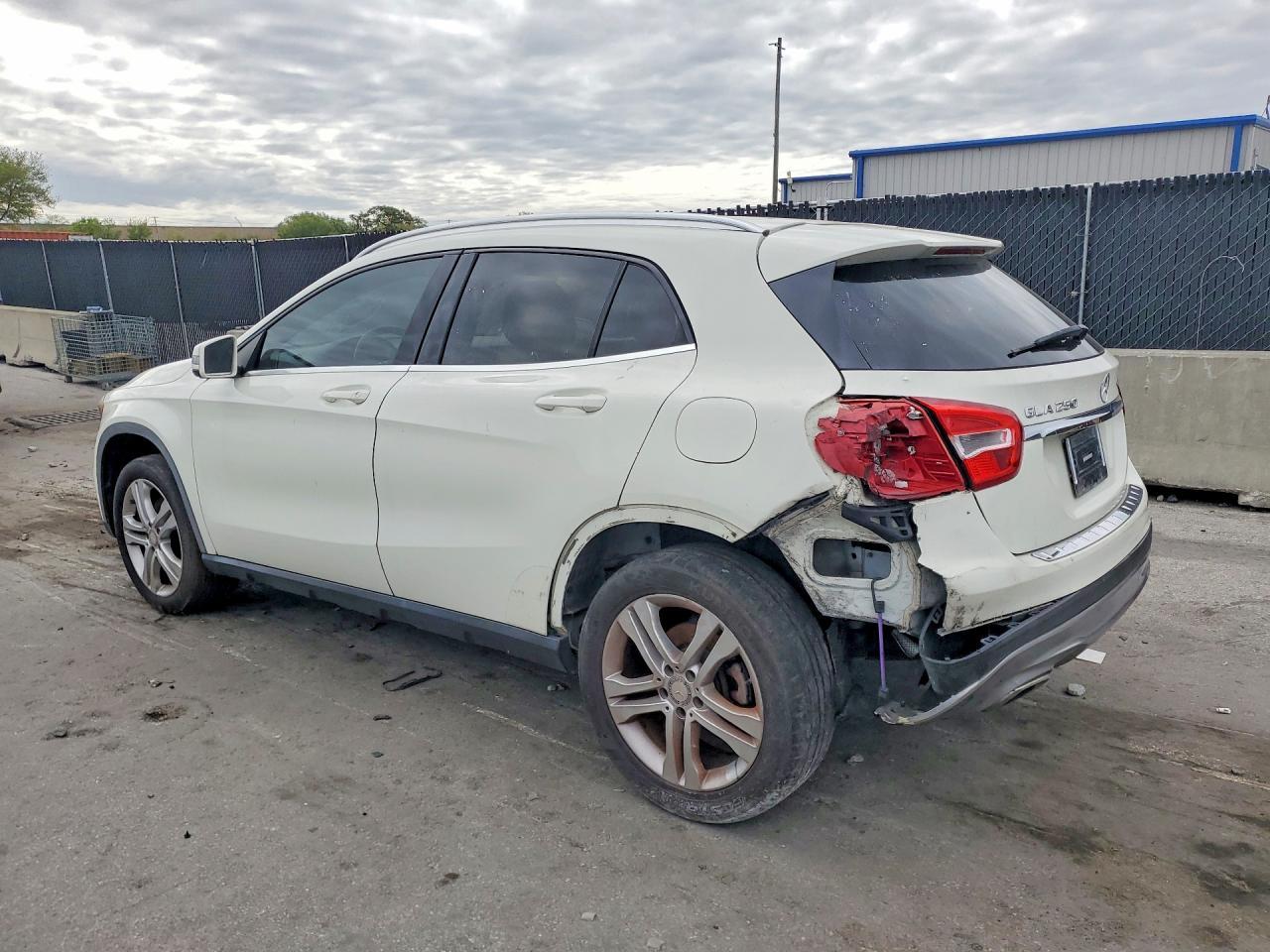 2015 Mercedes-Benz Gla 250 4Matic - Фото 2
