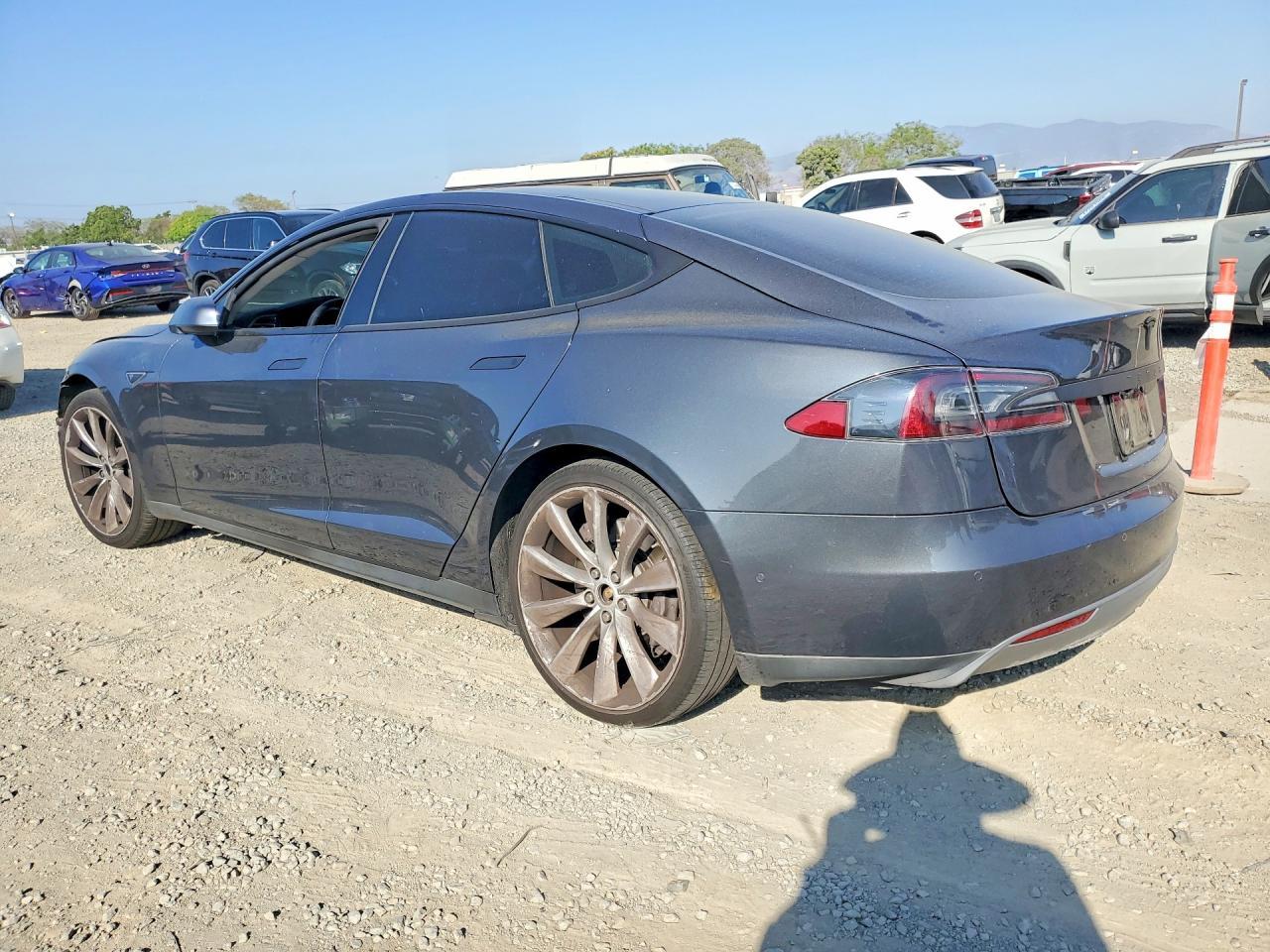 2015 Tesla Model S 85 - Фото 2