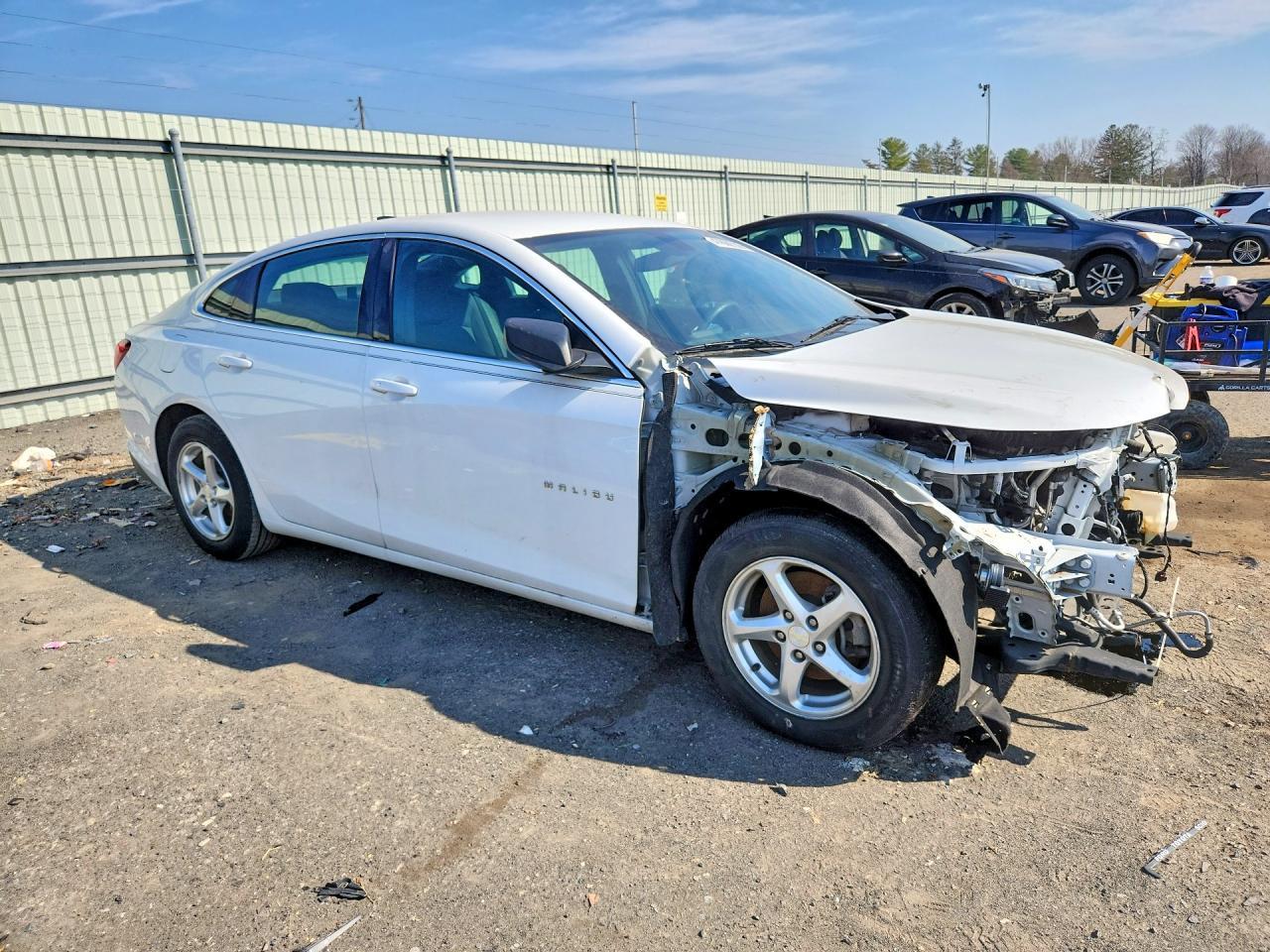 2017 Chevrolet Malibu Ls - Фото 4