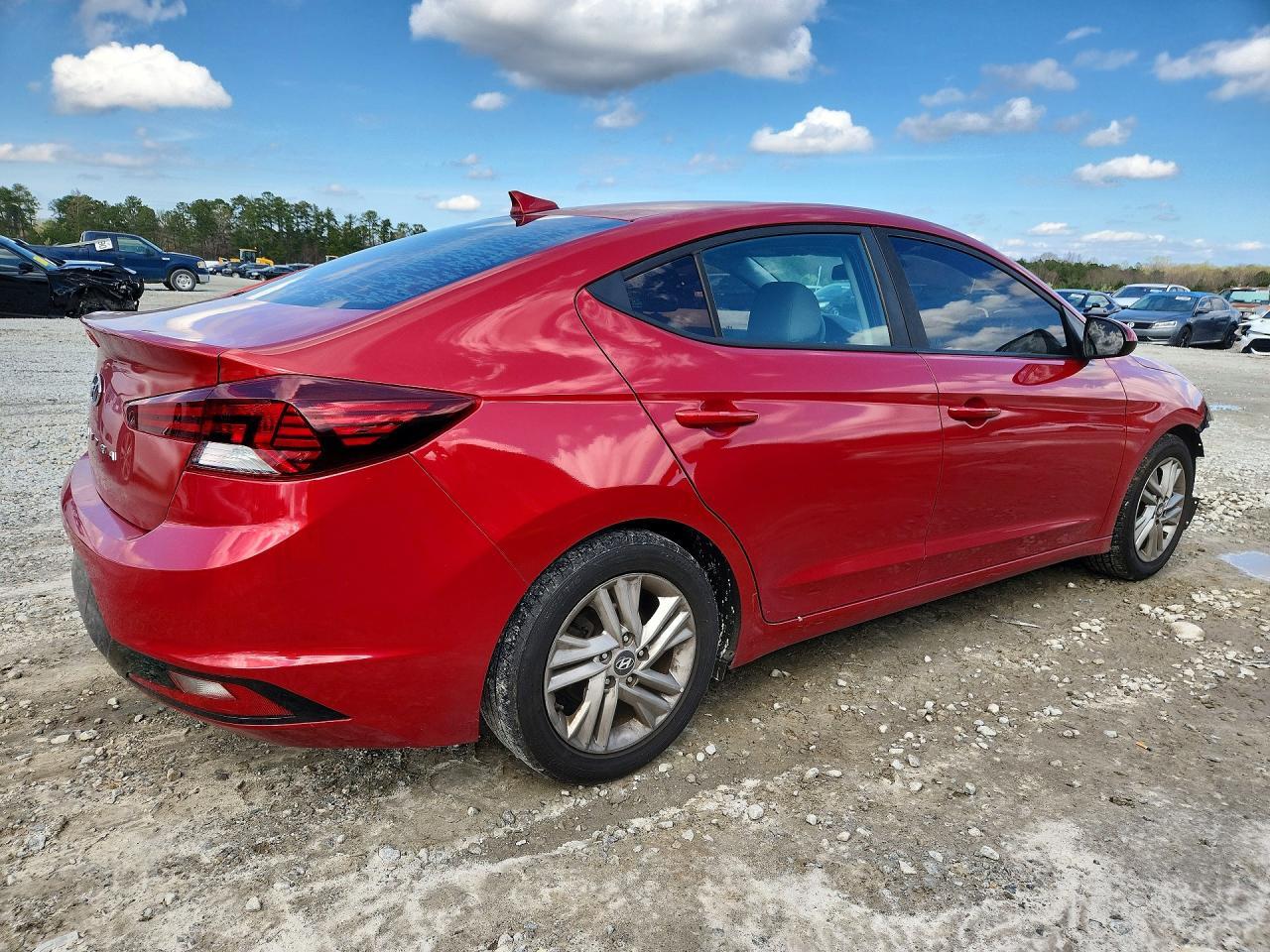 2019 Hyundai Elantra Se - Image 3