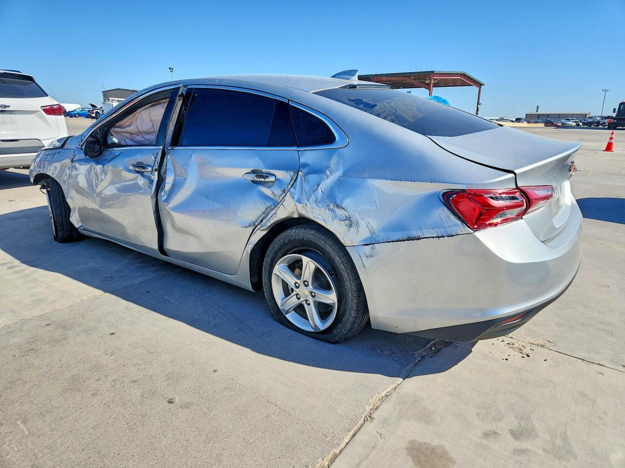 2022 Chevrolet Malibu - Image 2