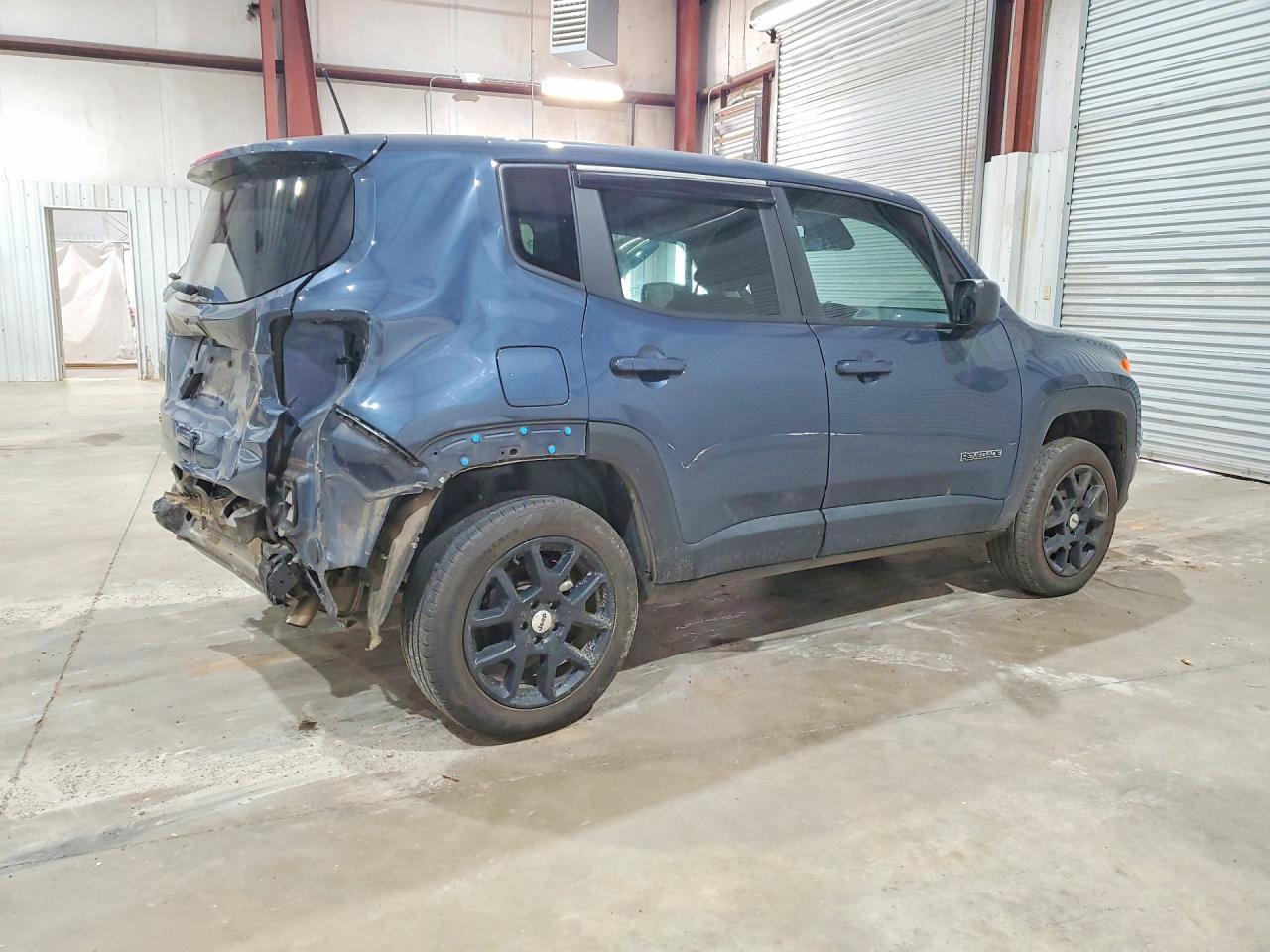 2023 Jeep Renegade Latitude - Фото 3