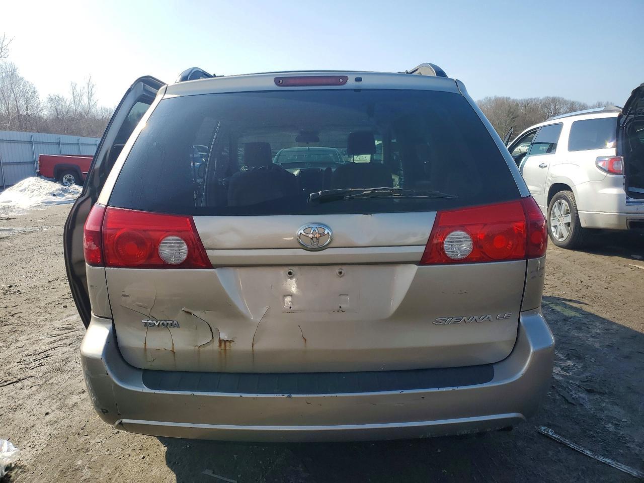2006 Toyota Sienna Le 7 Passenger - Фото 6