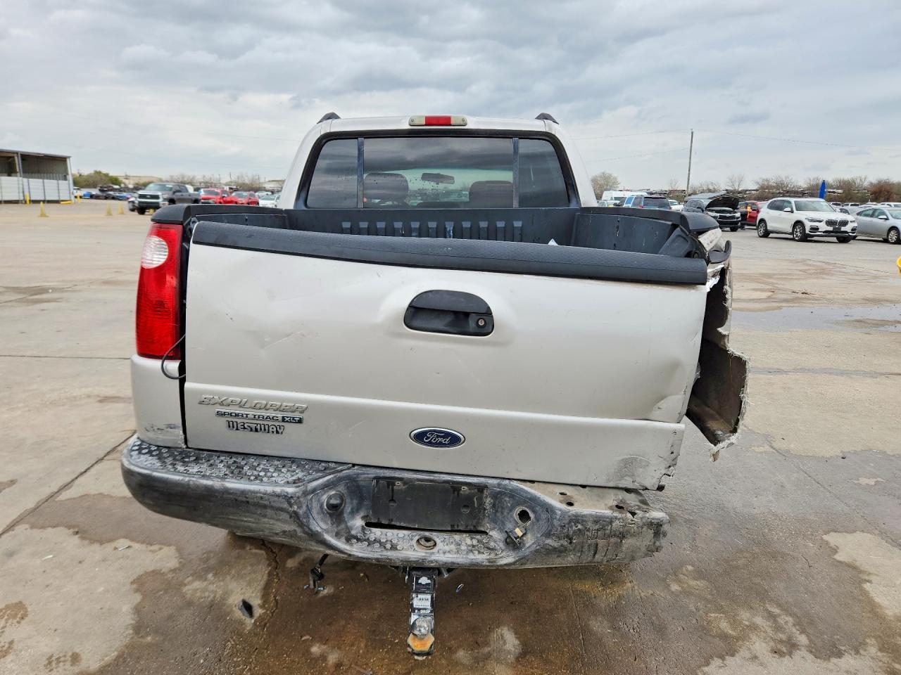 2003 Ford Explorer Sport Trac - Image 6