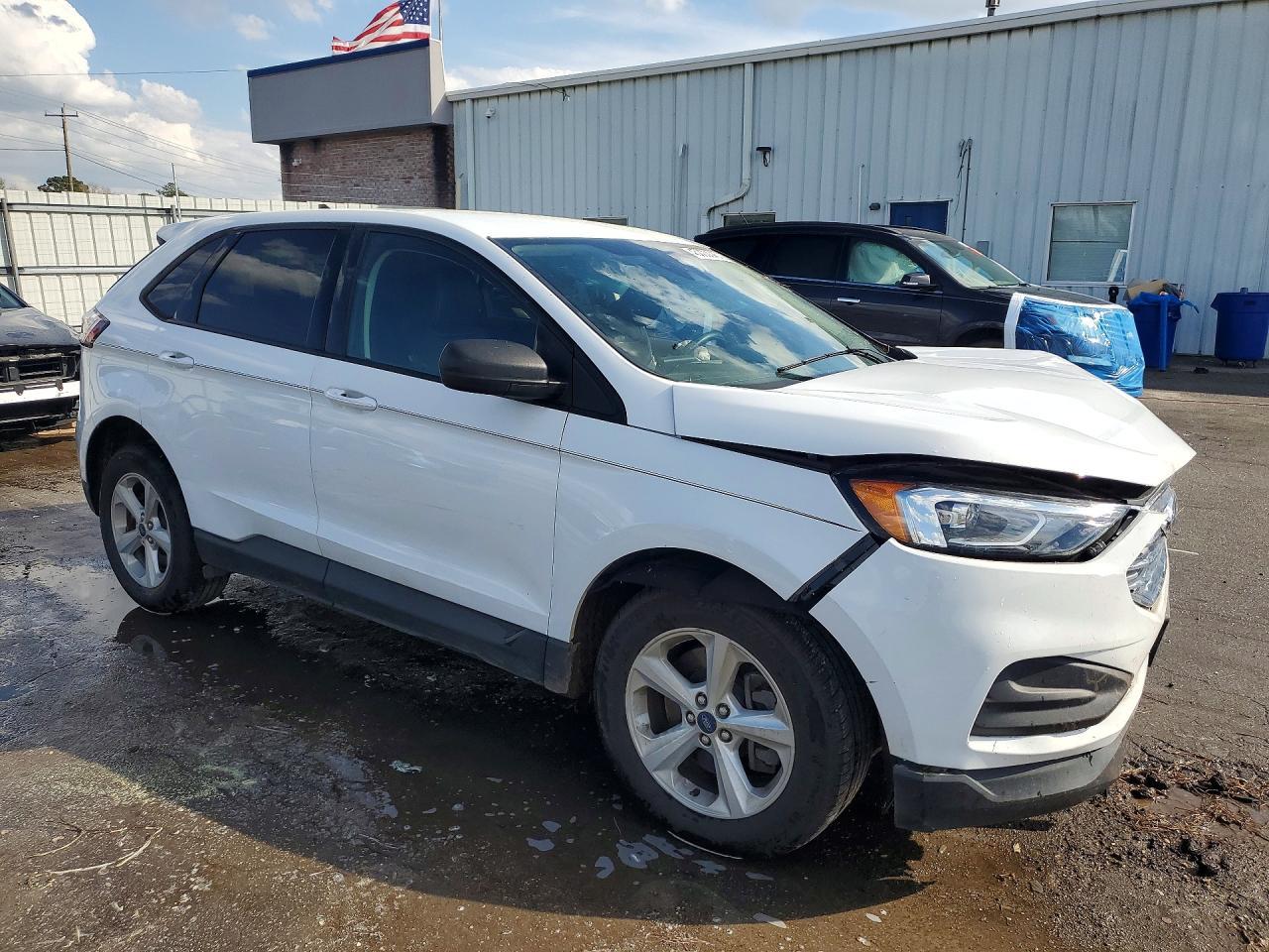 2022 Ford Edge Se - Фото 4