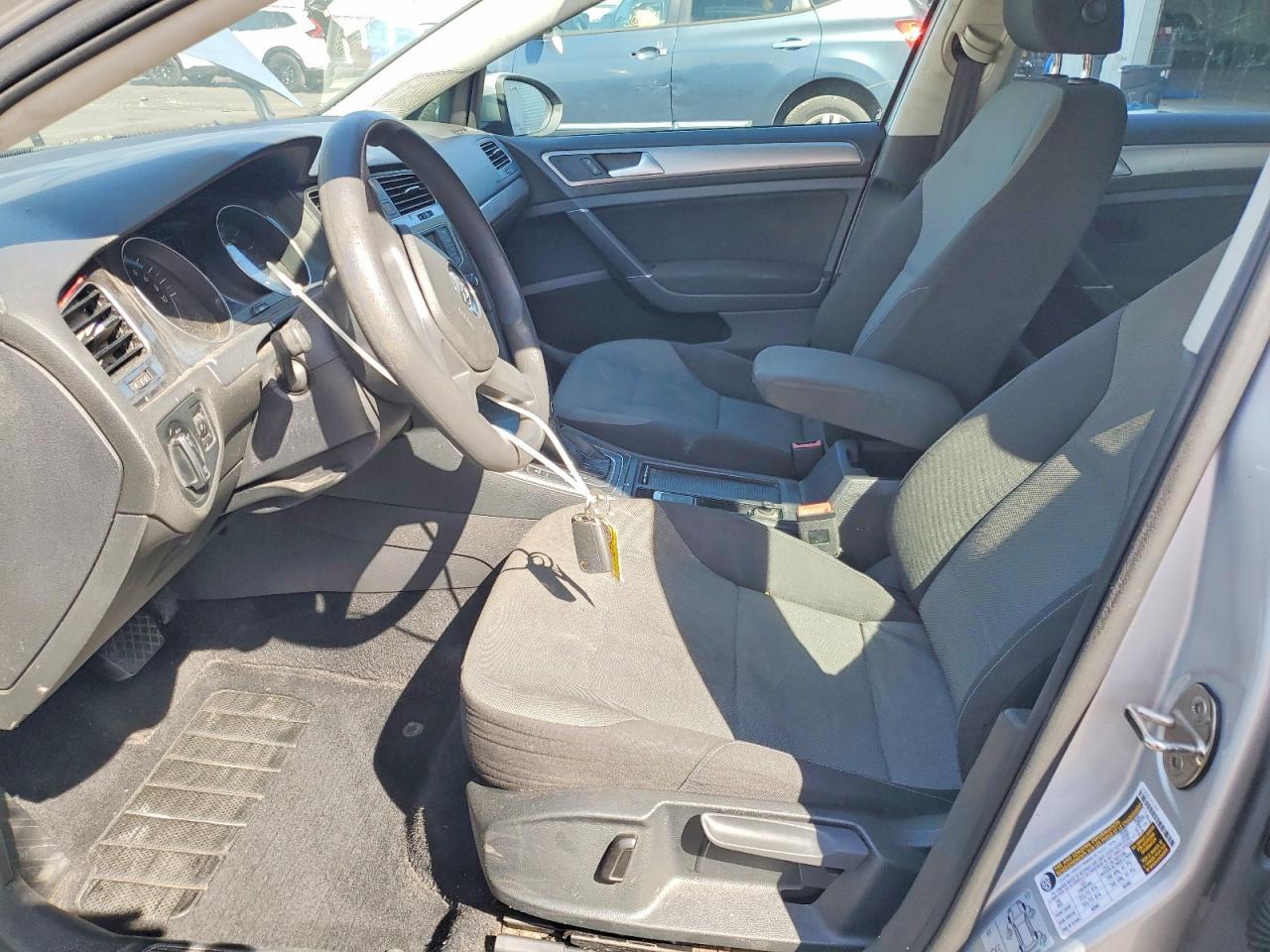 2016 Volkswagen E-Golf Se - Image 7