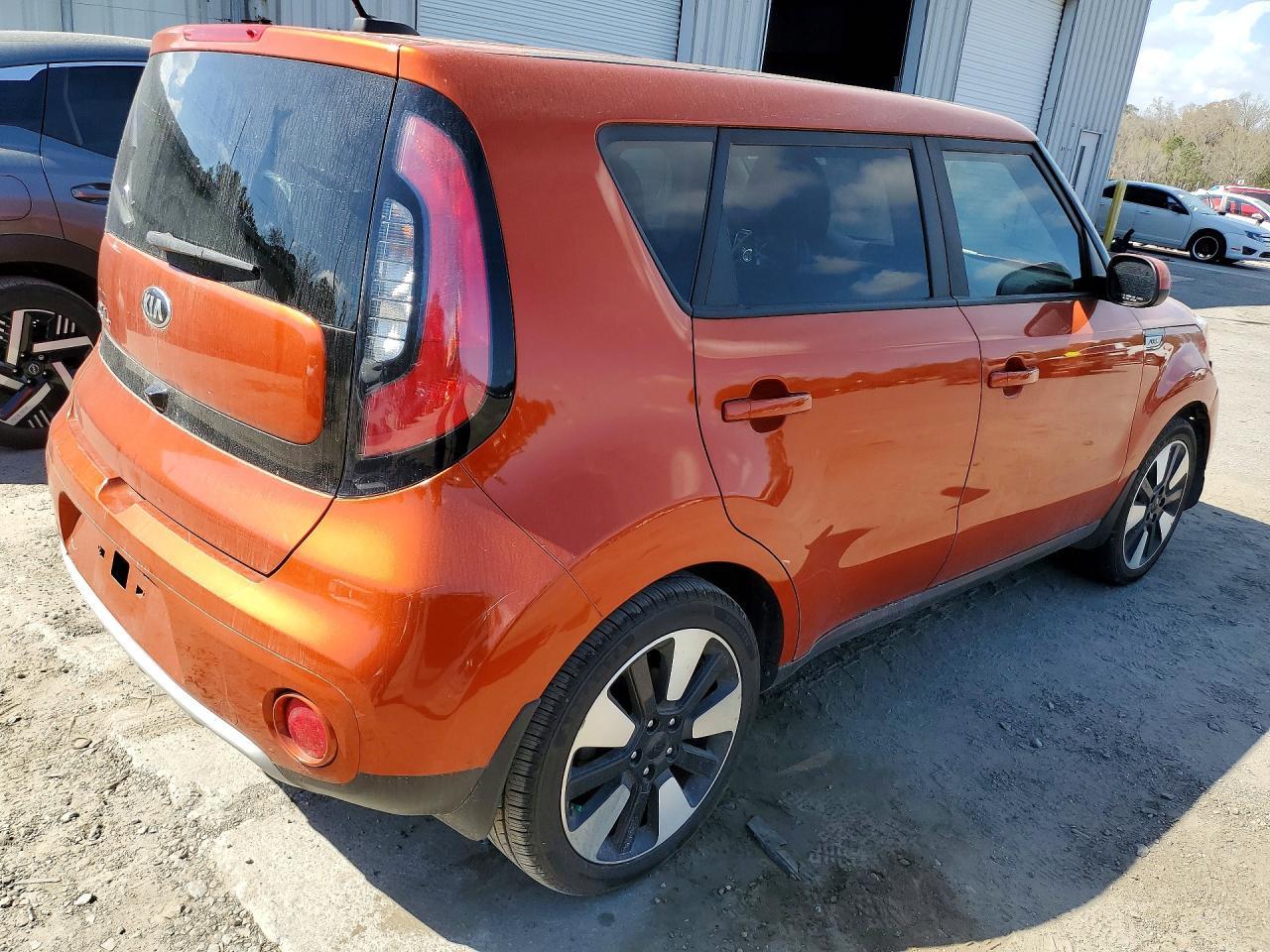 2019 Kia Soul + - Image 3