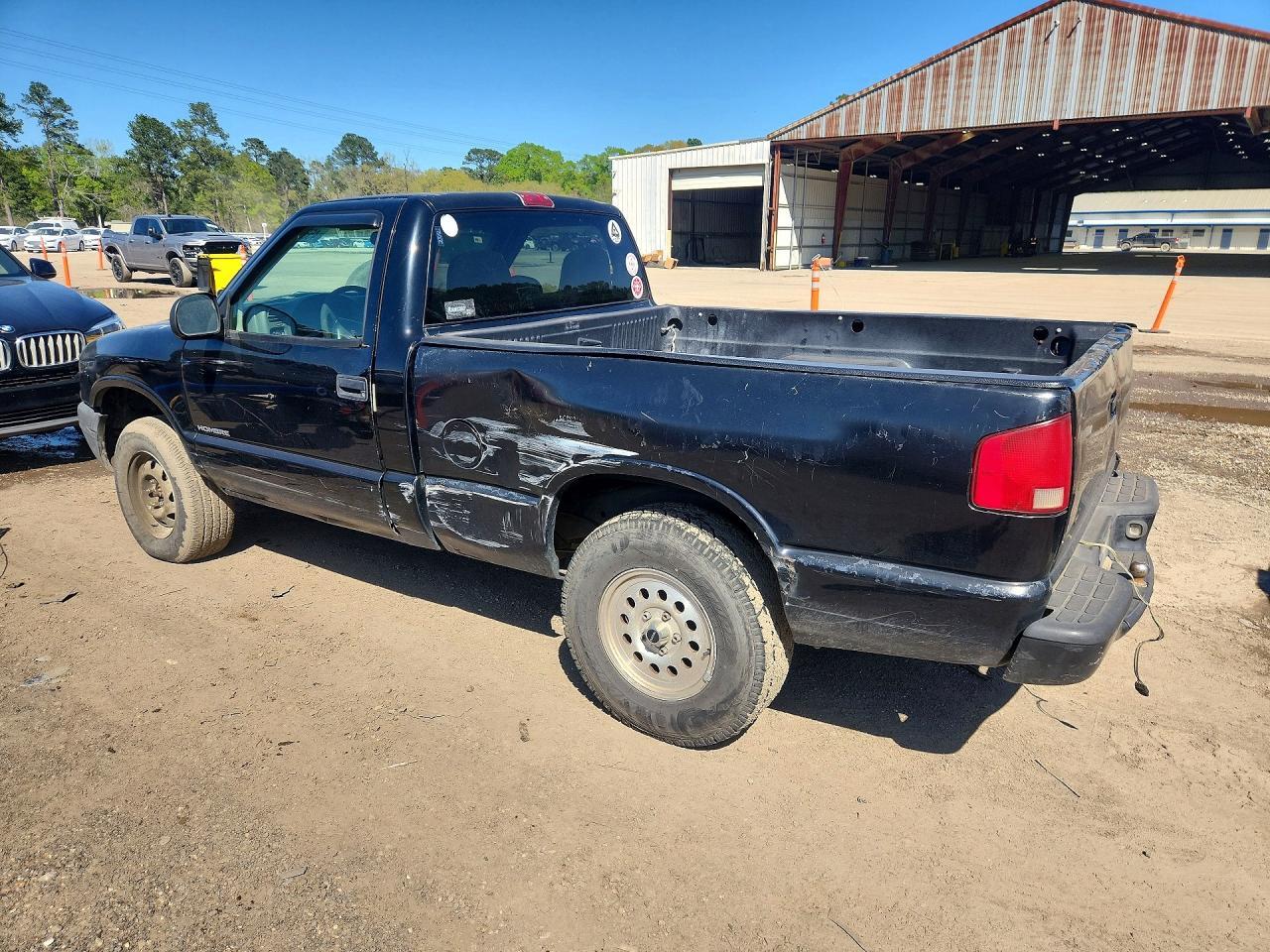 1998 Isuzu Hombre - Image 2