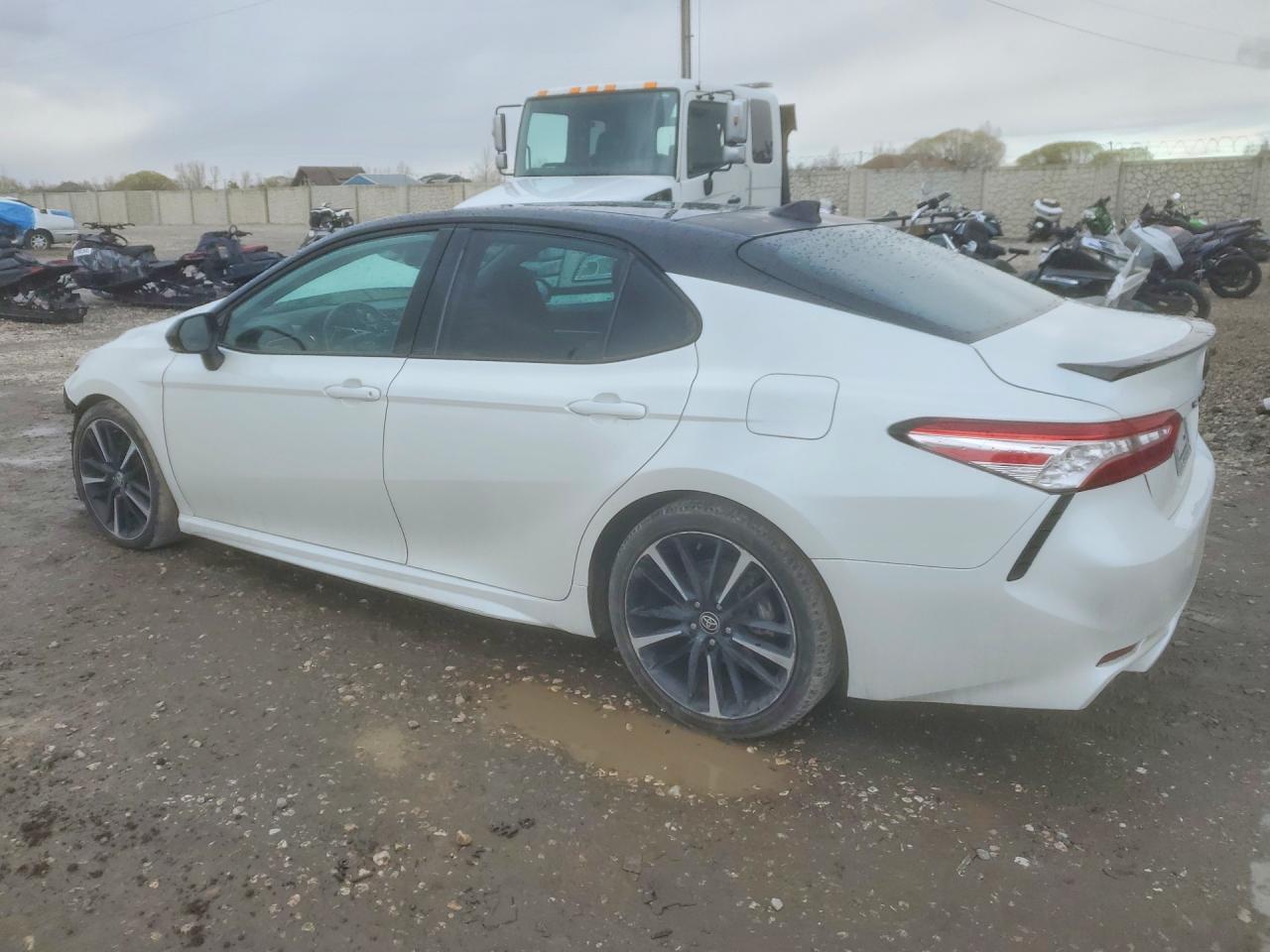 2020 Toyota Camry Xse V6 - Фото 2