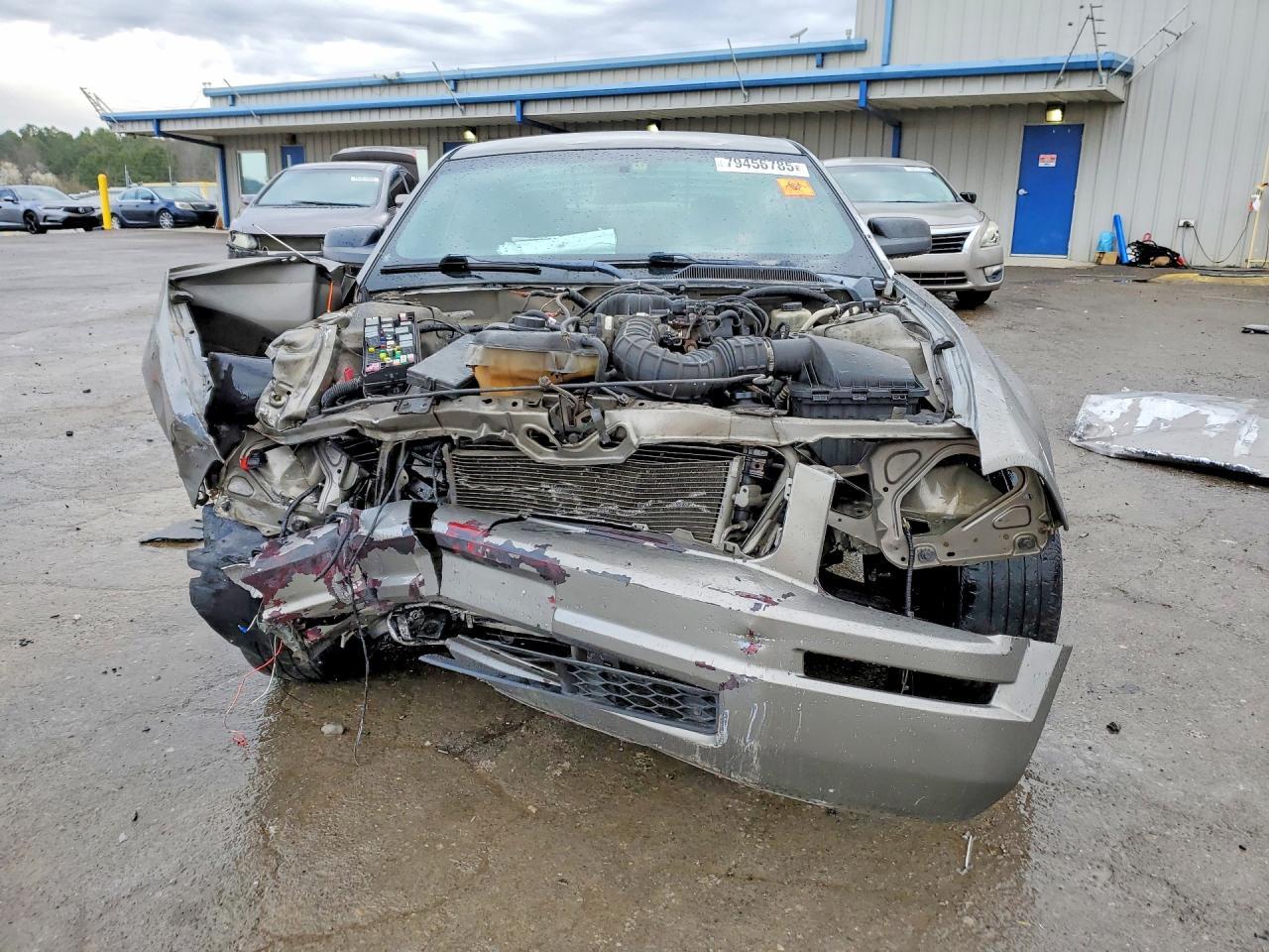 2005 Ford Mustang - Image 5