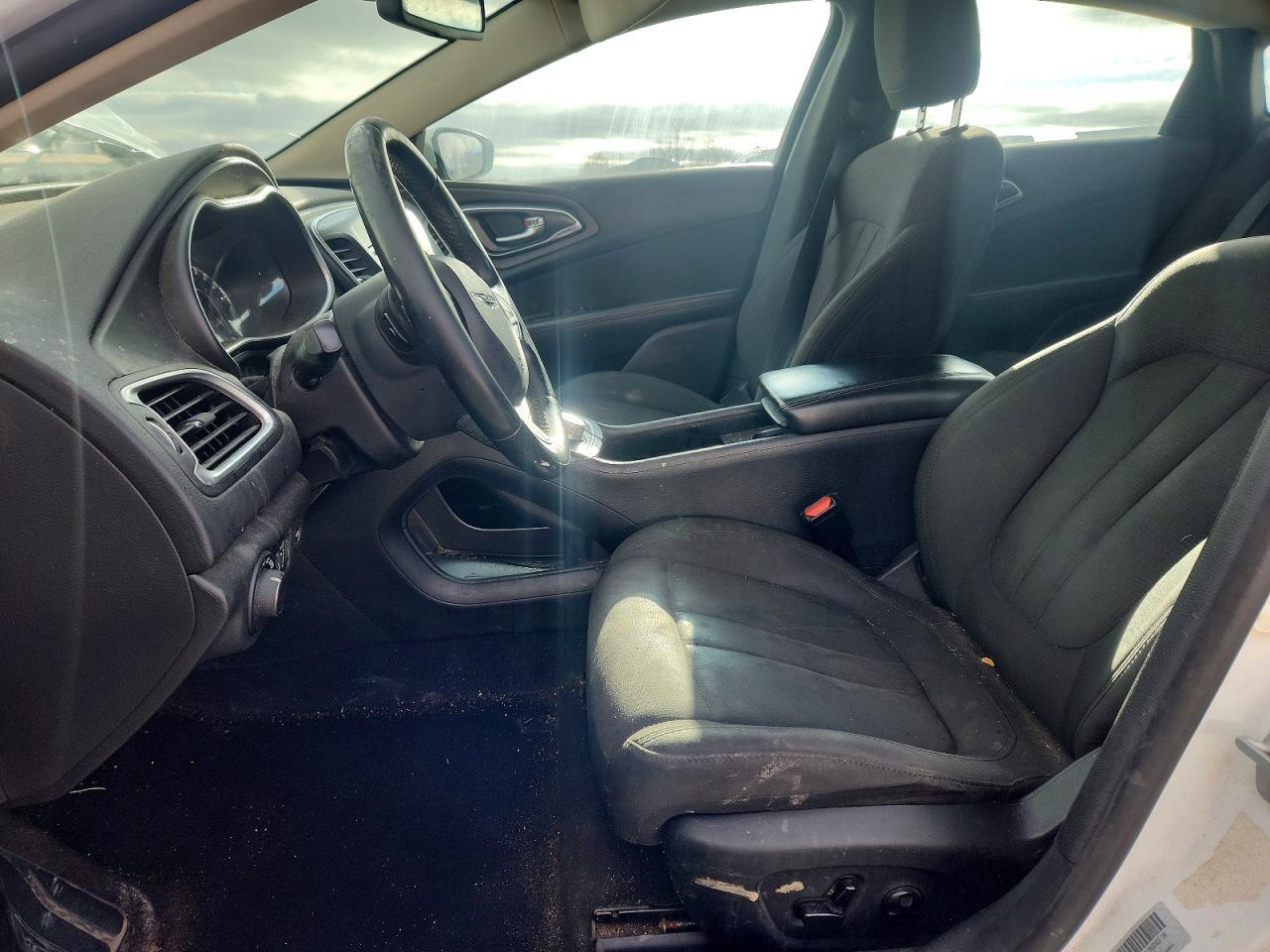 2016 Chrysler 200 Limited - Image 7