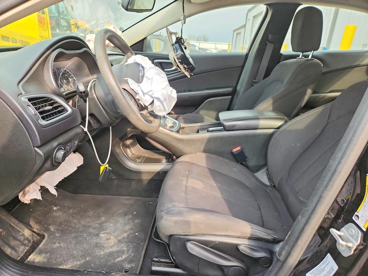 2015 Chrysler 200 Lx - Фото 7