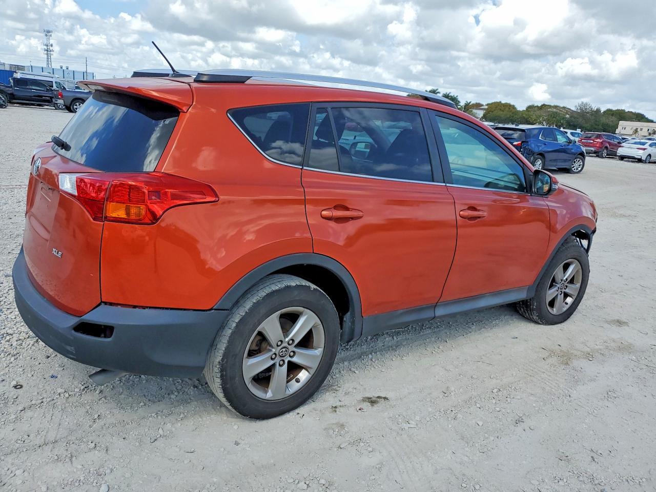 2015 Toyota Rav4 Xle - Фото 3