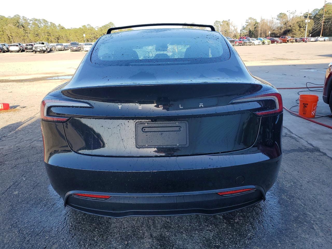 2025 Tesla Model 3 - Image 6
