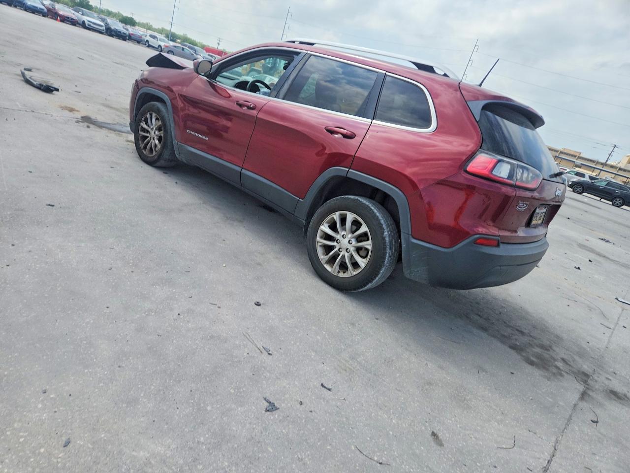 2019 Jeep Cherokee Latitude - Фото 2
